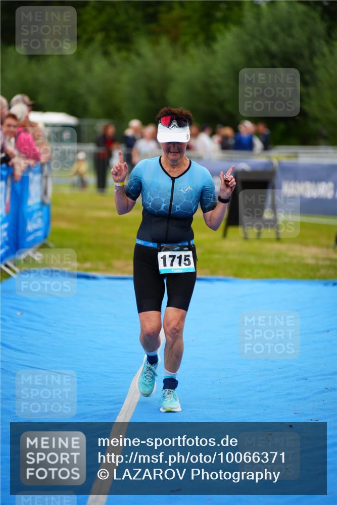 30.08.2026 - Elbe Triathlon Hamburg LAZAROV Photography http://msf.ph/oto/10066371 30.08.2026 12:18:15 Ziel 1521, 1715 meine-sportfotos.de