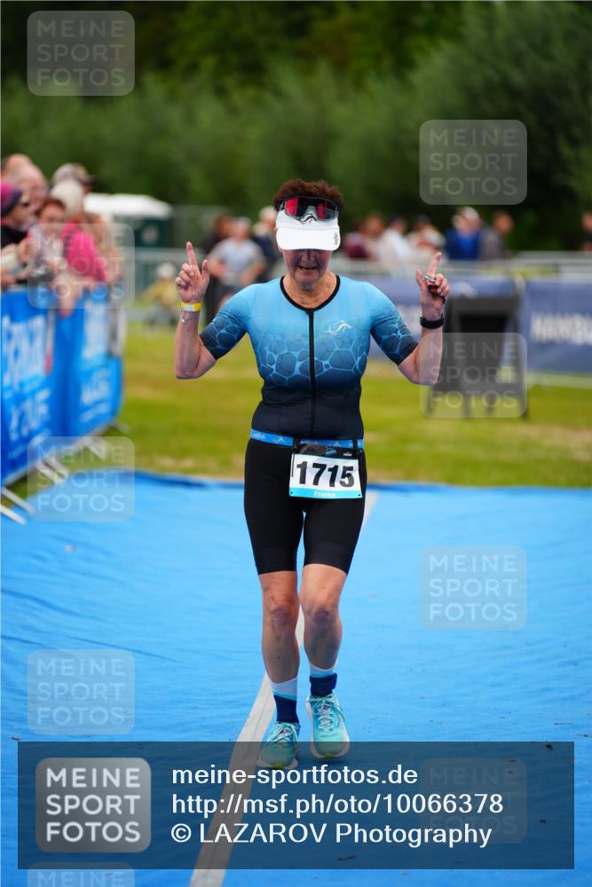 30.08.2026 - Elbe Triathlon Hamburg LAZAROV Photography http://msf.ph/oto/10066378 30.08.2026 12:18:15 Ziel 1521, 1715 meine-sportfotos.de