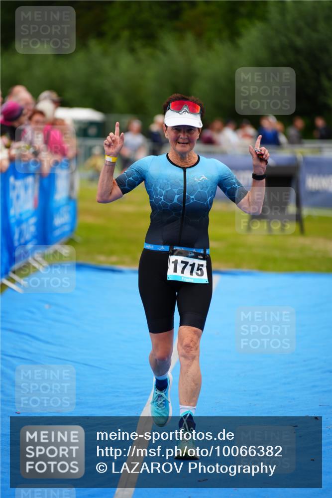 30.08.2026 - Elbe Triathlon Hamburg LAZAROV Photography http://msf.ph/oto/10066382 30.08.2026 12:18:16 Ziel 1521, 1715 meine-sportfotos.de