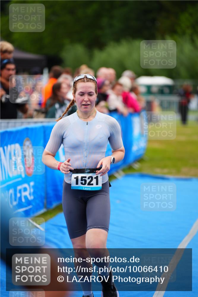 30.08.2026 - Elbe Triathlon Hamburg LAZAROV Photography http://msf.ph/oto/10066410 30.08.2026 12:18:24 Ziel 1521 meine-sportfotos.de
