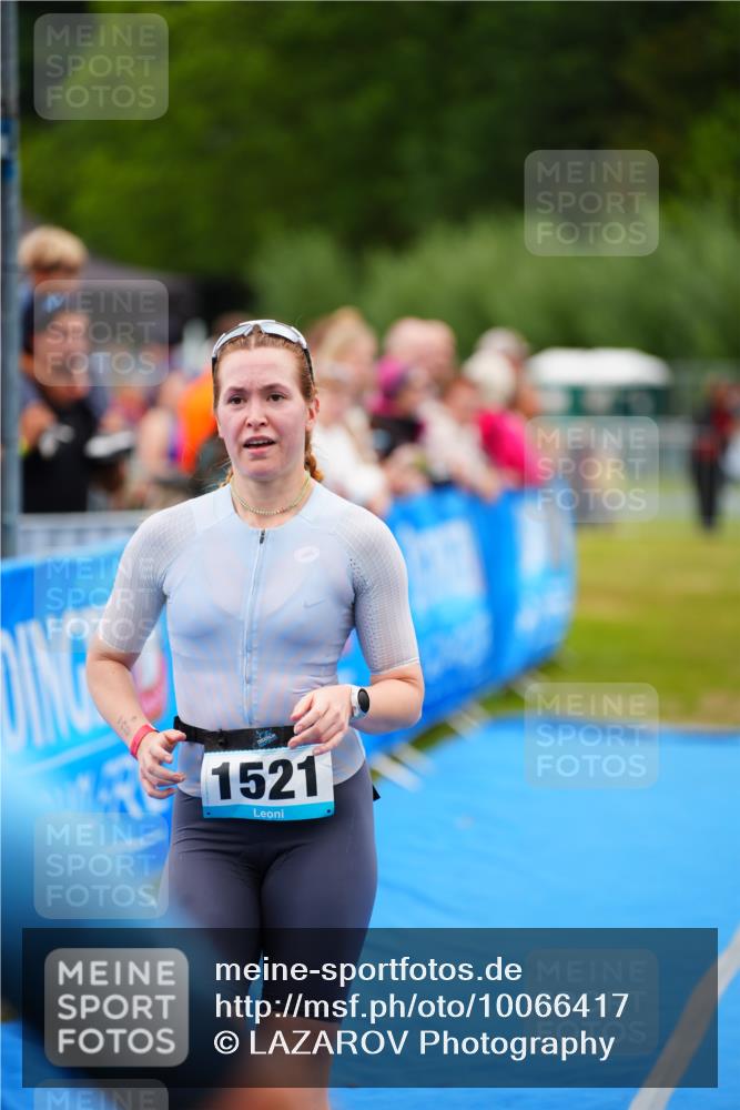 30.08.2026 - Elbe Triathlon Hamburg LAZAROV Photography http://msf.ph/oto/10066417 30.08.2026 12:18:24 Ziel 1521 meine-sportfotos.de