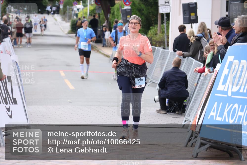 30.08.2026 - Blankeneser Heldenlauf Lena Gebhardt http://msf.ph/oto/10066425 30.08.2026 12:56:50 Ziel  meine-sportfotos.de