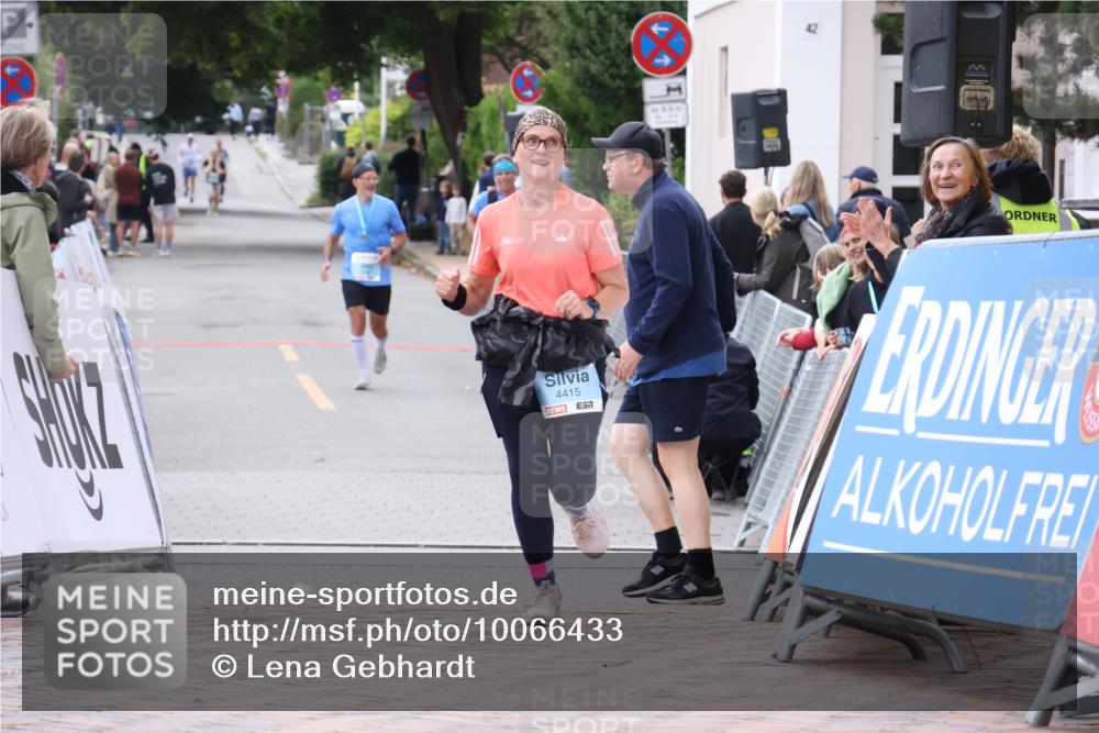 30.08.2026 - Blankeneser Heldenlauf Lena Gebhardt http://msf.ph/oto/10066433 30.08.2026 12:56:51 Ziel 4415 meine-sportfotos.de