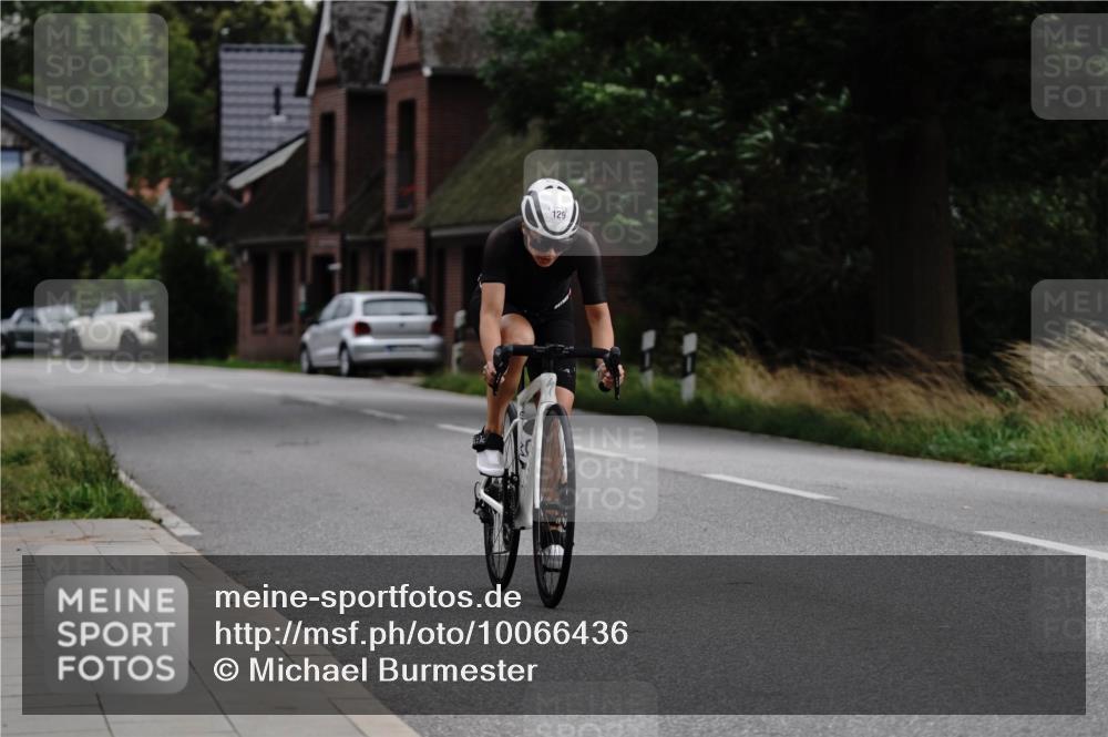 30.08.2026 - Elbe Triathlon Hamburg Michael Burmester http://msf.ph/oto/10066436 30.08.2026 15:19:36 Radfahren  meine-sportfotos.de