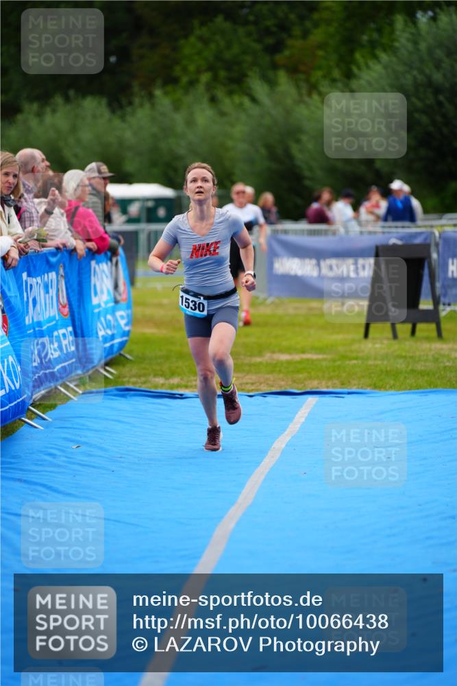 30.08.2026 - Elbe Triathlon Hamburg LAZAROV Photography http://msf.ph/oto/10066438 30.08.2026 12:18:36 Ziel 1530, 1601 meine-sportfotos.de