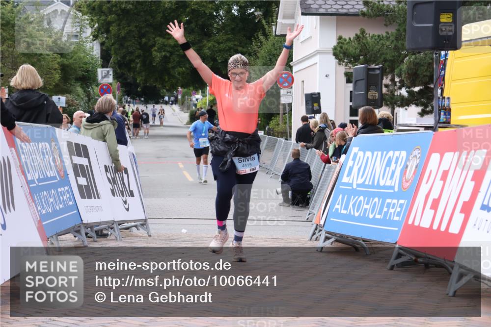 30.08.2026 - Blankeneser Heldenlauf Lena Gebhardt http://msf.ph/oto/10066441 30.08.2026 12:56:53 Ziel 4415 meine-sportfotos.de