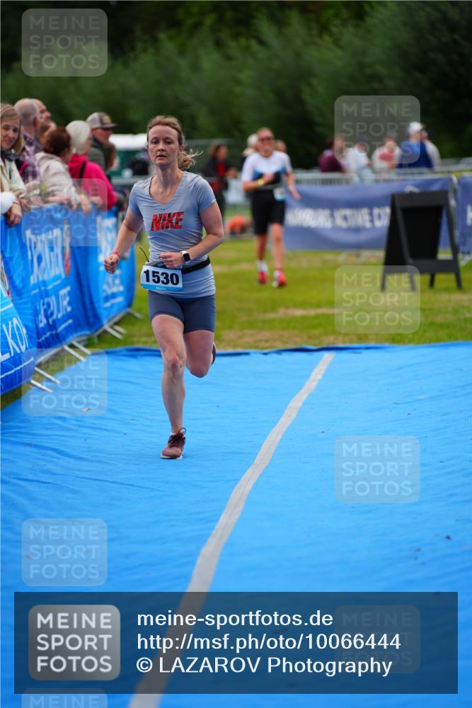 30.08.2026 - Elbe Triathlon Hamburg LAZAROV Photography http://msf.ph/oto/10066444 30.08.2026 12:18:37 Ziel 1530, 1601 meine-sportfotos.de