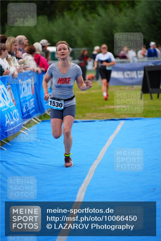 30.08.2026 - Elbe Triathlon Hamburg LAZAROV Photography http://msf.ph/oto/10066450 30.08.2026 12:18:37 Ziel 1530, 1601 meine-sportfotos.de