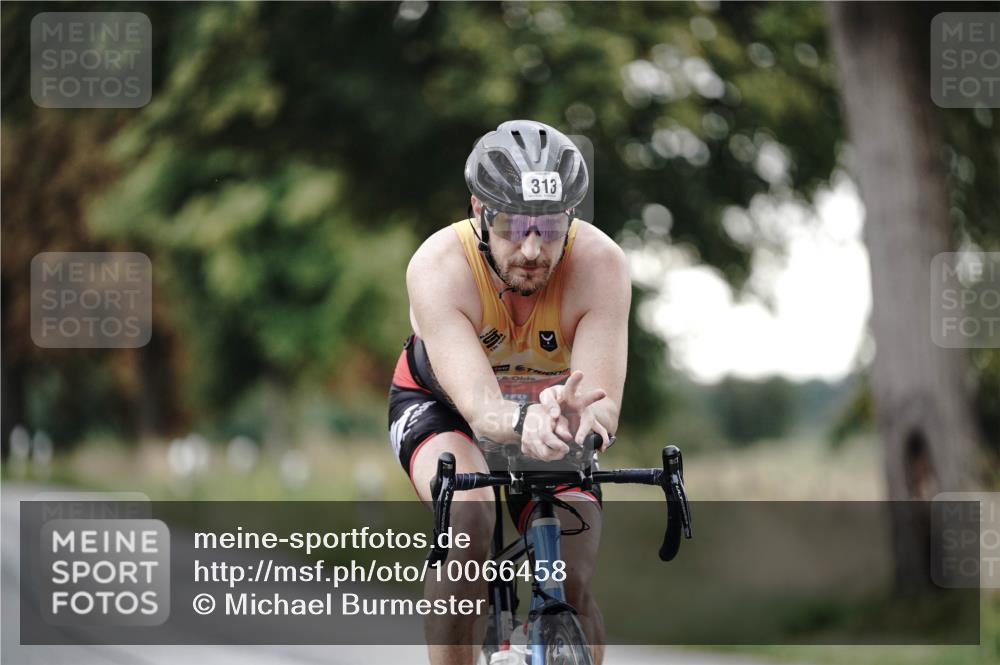 30.08.2026 - Elbe Triathlon Hamburg Michael Burmester http://msf.ph/oto/10066458 30.08.2026 09:10:22 Radfahren 227, 294, 313 meine-sportfotos.de