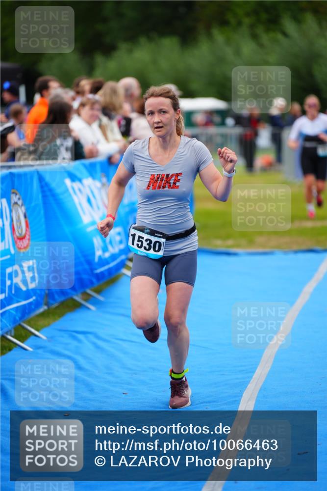 30.08.2026 - Elbe Triathlon Hamburg LAZAROV Photography http://msf.ph/oto/10066463 30.08.2026 12:18:38 Ziel 1530, 1601 meine-sportfotos.de