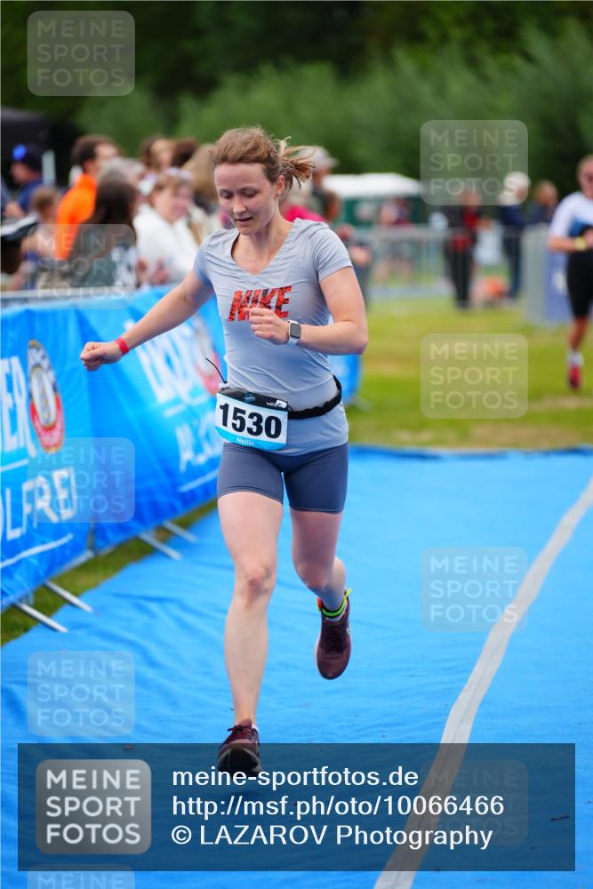 30.08.2026 - Elbe Triathlon Hamburg LAZAROV Photography http://msf.ph/oto/10066466 30.08.2026 12:18:38 Ziel 1530, 1601 meine-sportfotos.de