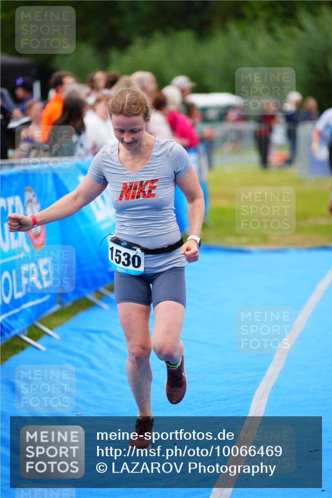 30.08.2026 - Elbe Triathlon Hamburg LAZAROV Photography http://msf.ph/oto/10066469 30.08.2026 12:18:38 Ziel 1530, 1601 meine-sportfotos.de