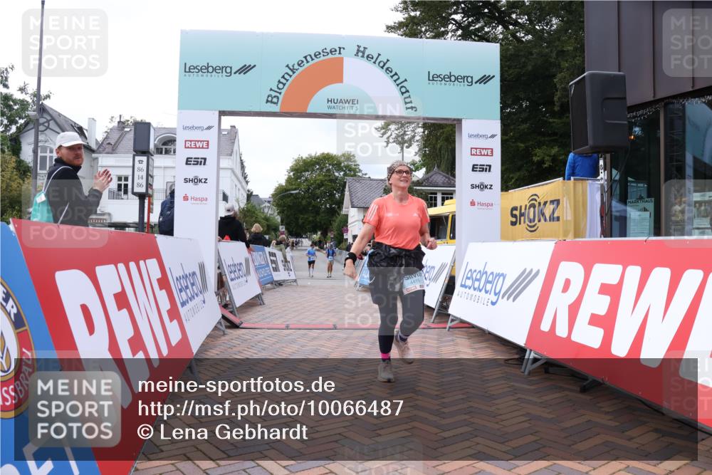 30.08.2026 - Blankeneser Heldenlauf Lena Gebhardt http://msf.ph/oto/10066487 30.08.2026 12:56:56 Ziel 4415 meine-sportfotos.de
