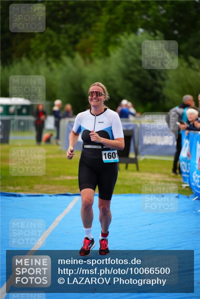 30.08.2026 - Elbe Triathlon Hamburg LAZAROV Photography http://msf.ph/oto/10066500 30.08.2026 12:18:43 Ziel 1601 meine-sportfotos.de
