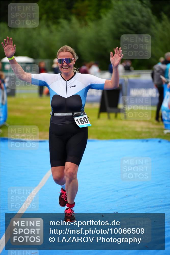 30.08.2026 - Elbe Triathlon Hamburg LAZAROV Photography http://msf.ph/oto/10066509 30.08.2026 12:18:43 Ziel 1601 meine-sportfotos.de