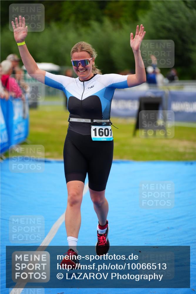 30.08.2026 - Elbe Triathlon Hamburg LAZAROV Photography http://msf.ph/oto/10066513 30.08.2026 12:18:43 Ziel 1601 meine-sportfotos.de
