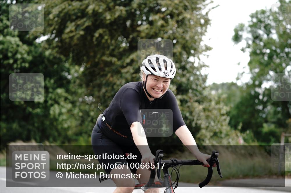 30.08.2026 - Elbe Triathlon Hamburg Michael Burmester http://msf.ph/oto/10066517 30.08.2026 15:23:19 Radfahren  meine-sportfotos.de