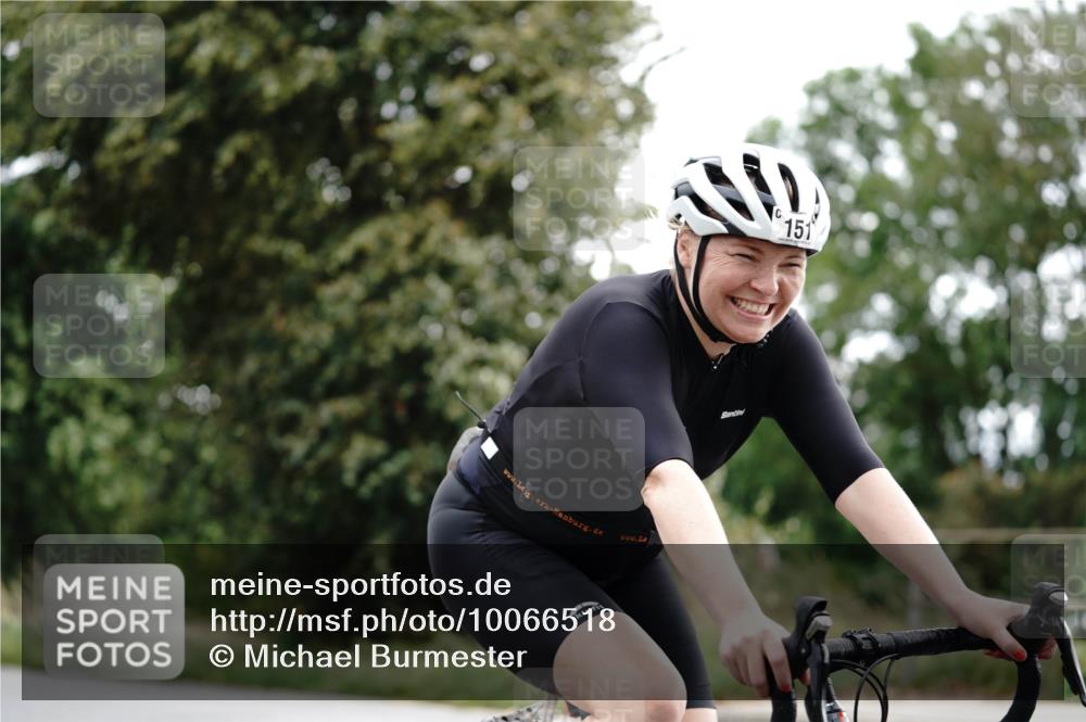30.08.2026 - Elbe Triathlon Hamburg Michael Burmester http://msf.ph/oto/10066518 30.08.2026 15:23:19 Radfahren  meine-sportfotos.de