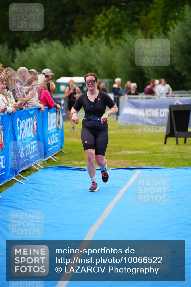 30.08.2026 - Elbe Triathlon Hamburg LAZAROV Photography http://msf.ph/oto/10066522 30.08.2026 12:19:04 Ziel 945, 1690 meine-sportfotos.de