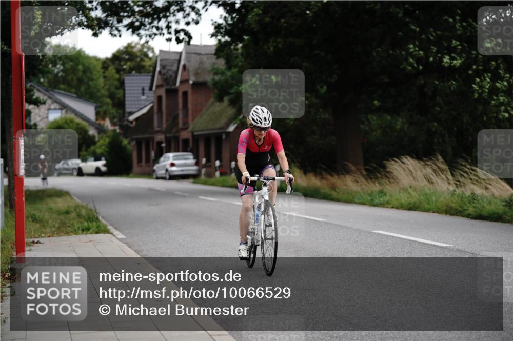 30.08.2026 - Elbe Triathlon Hamburg Michael Burmester http://msf.ph/oto/10066529 30.08.2026 15:23:50 Radfahren  meine-sportfotos.de