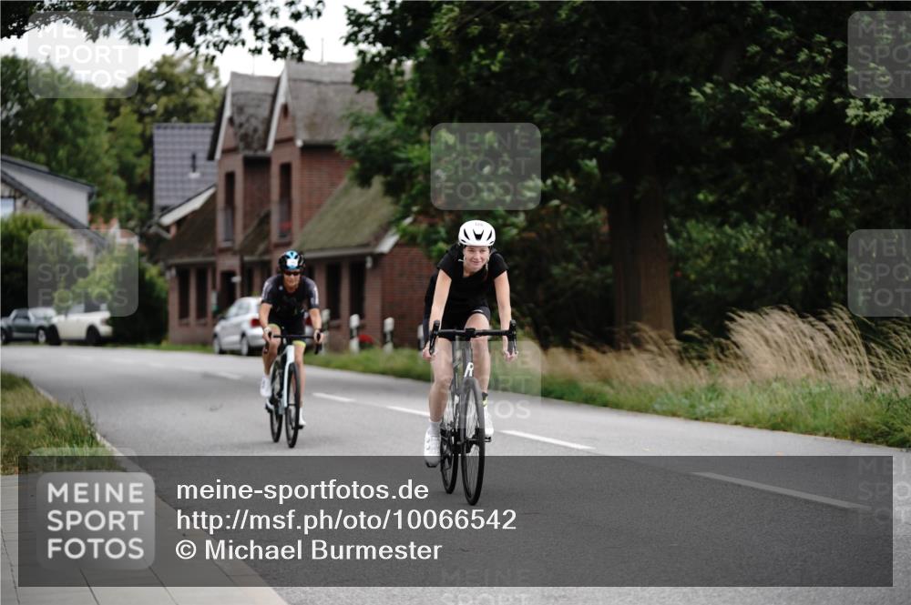 30.08.2026 - Elbe Triathlon Hamburg Michael Burmester http://msf.ph/oto/10066542 30.08.2026 15:23:57 Radfahren  meine-sportfotos.de