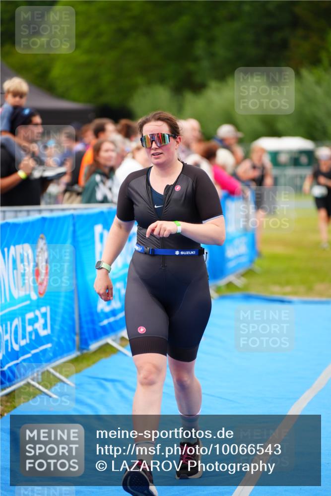 30.08.2026 - Elbe Triathlon Hamburg LAZAROV Photography http://msf.ph/oto/10066543 30.08.2026 12:19:07 Ziel 945, 1690, 1695 meine-sportfotos.de