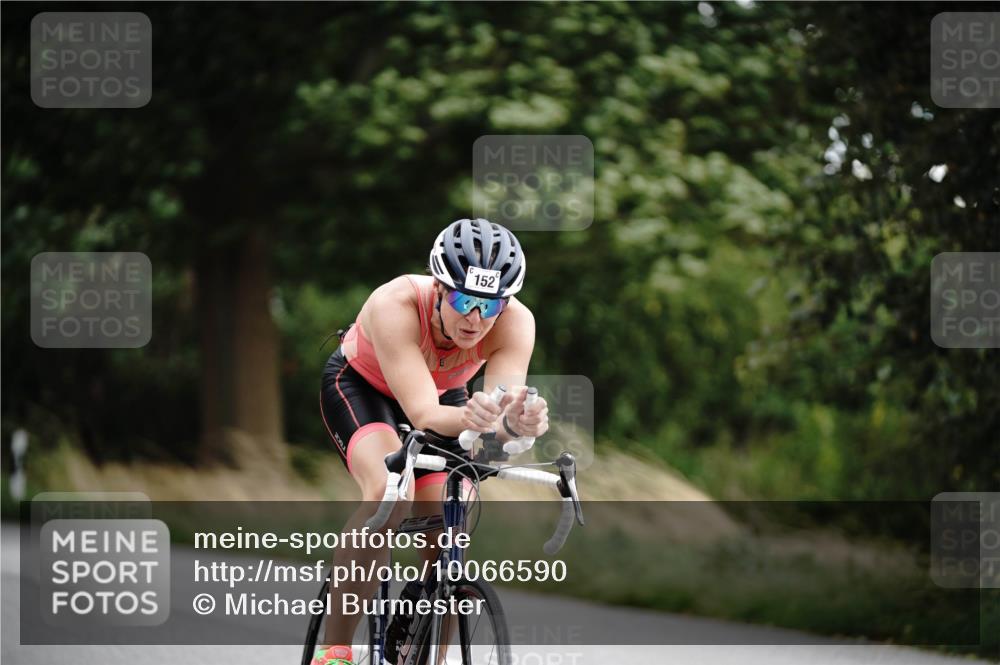 30.08.2026 - Elbe Triathlon Hamburg Michael Burmester http://msf.ph/oto/10066590 30.08.2026 15:25:28 Radfahren  meine-sportfotos.de