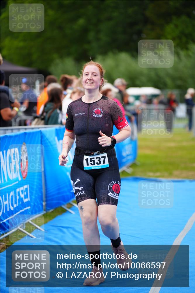 30.08.2026 - Elbe Triathlon Hamburg LAZAROV Photography http://msf.ph/oto/10066597 30.08.2026 12:19:23 Ziel 1537 meine-sportfotos.de