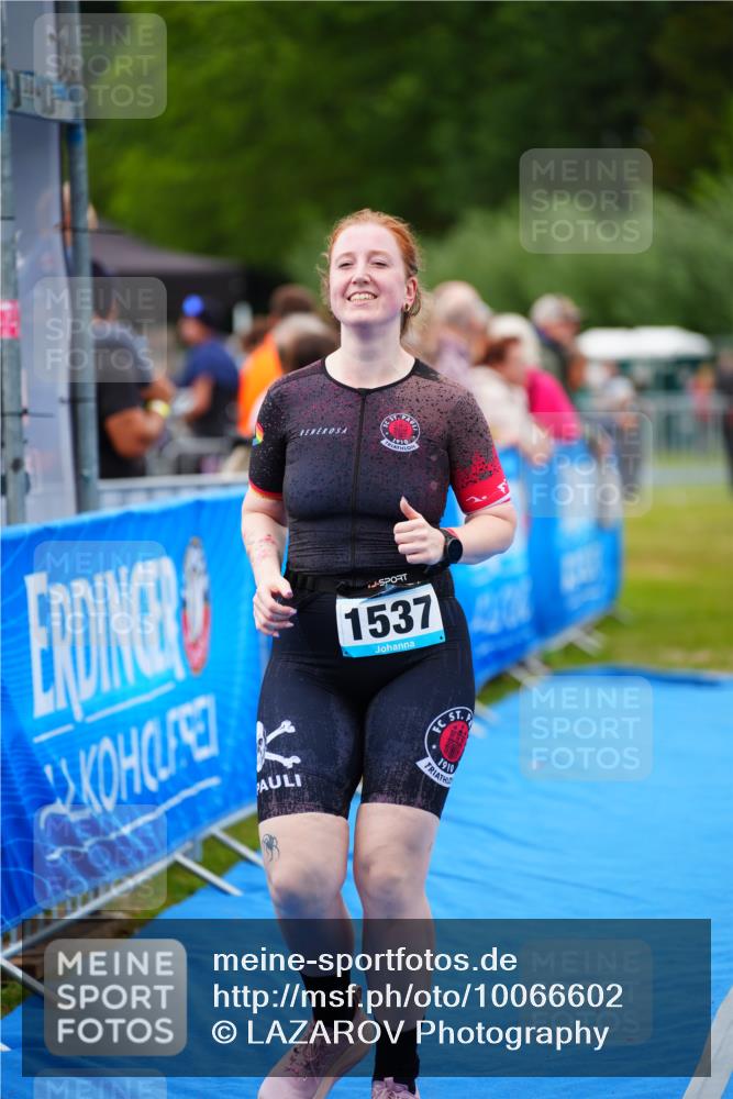 30.08.2026 - Elbe Triathlon Hamburg LAZAROV Photography http://msf.ph/oto/10066602 30.08.2026 12:19:23 Ziel 1537 meine-sportfotos.de