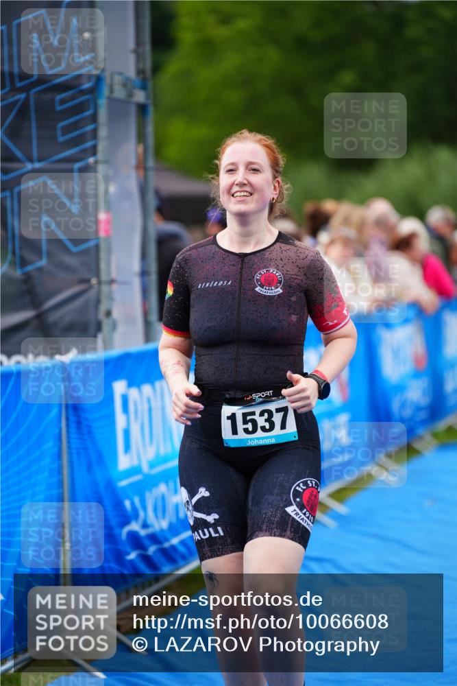 30.08.2026 - Elbe Triathlon Hamburg LAZAROV Photography http://msf.ph/oto/10066608 30.08.2026 12:19:24 Ziel 1537 meine-sportfotos.de