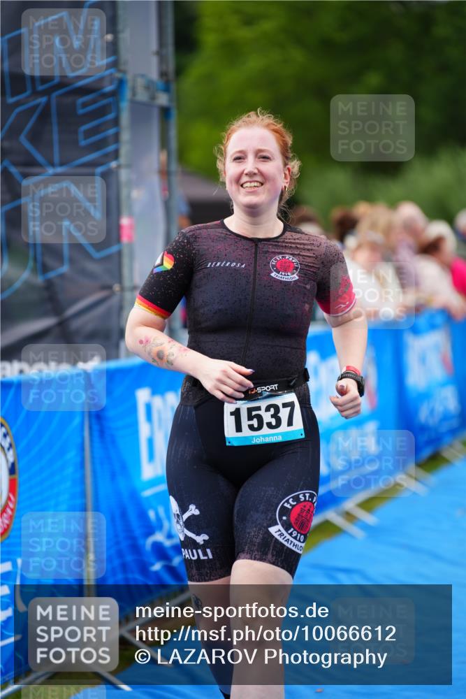30.08.2026 - Elbe Triathlon Hamburg LAZAROV Photography http://msf.ph/oto/10066612 30.08.2026 12:19:24 Ziel 1537 meine-sportfotos.de