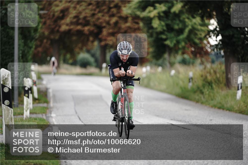 30.08.2026 - Elbe Triathlon Hamburg Michael Burmester http://msf.ph/oto/10066620 30.08.2026 09:11:26 Radfahren 230, 255, 338 meine-sportfotos.de