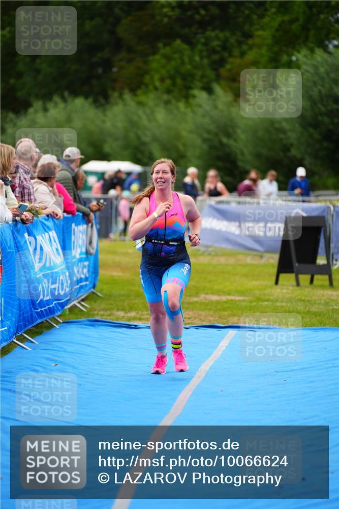 30.08.2026 - Elbe Triathlon Hamburg LAZAROV Photography http://msf.ph/oto/10066624 30.08.2026 12:19:32 Ziel 1504, 1623 meine-sportfotos.de