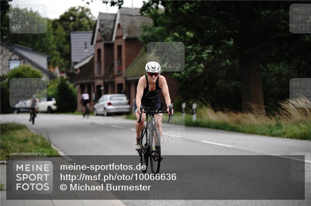 30.08.2026 - Elbe Triathlon Hamburg Michael Burmester http://msf.ph/oto/10066636 30.08.2026 15:27:01 Radfahren  meine-sportfotos.de