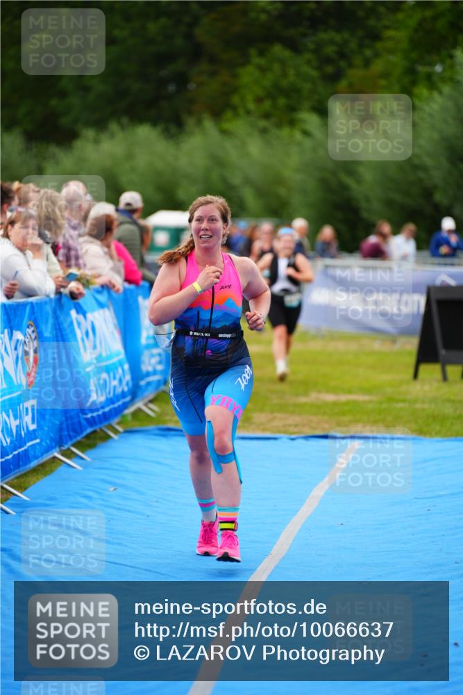 30.08.2026 - Elbe Triathlon Hamburg LAZAROV Photography http://msf.ph/oto/10066637 30.08.2026 12:19:33 Ziel 1504, 1623 meine-sportfotos.de