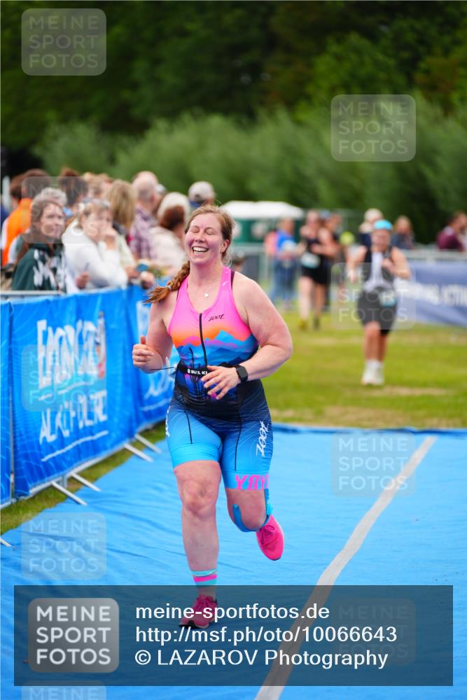 30.08.2026 - Elbe Triathlon Hamburg LAZAROV Photography http://msf.ph/oto/10066643 30.08.2026 12:19:34 Ziel 1504, 1623 meine-sportfotos.de
