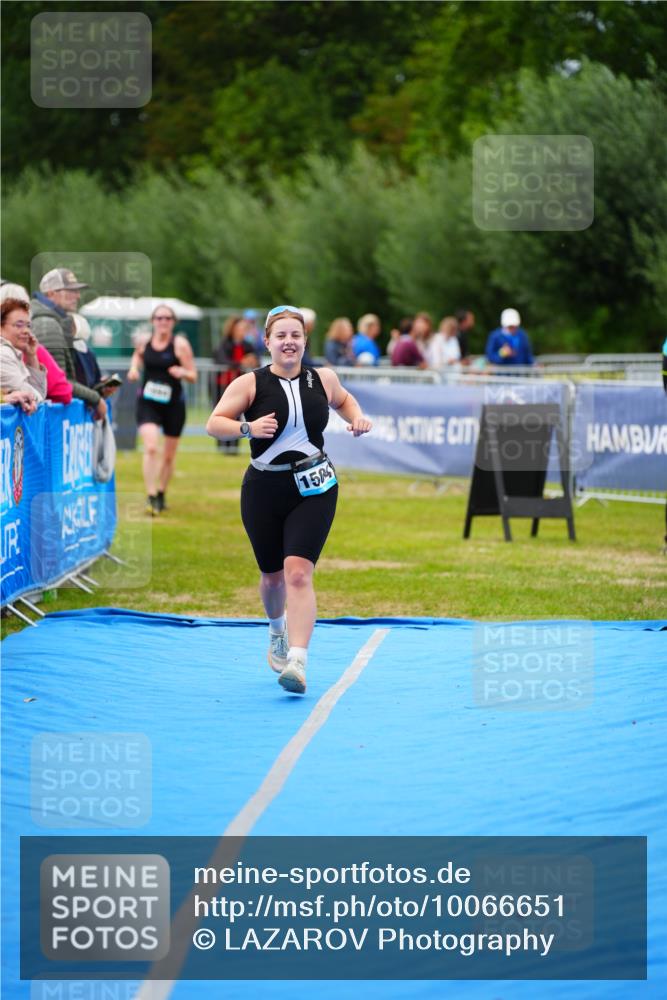 30.08.2026 - Elbe Triathlon Hamburg LAZAROV Photography http://msf.ph/oto/10066651 30.08.2026 12:19:37 Ziel 1504, 1623, 1694 meine-sportfotos.de