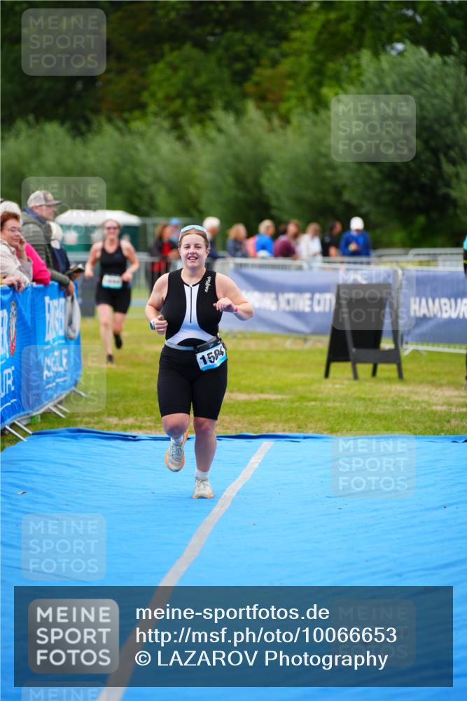30.08.2026 - Elbe Triathlon Hamburg LAZAROV Photography http://msf.ph/oto/10066653 30.08.2026 12:19:37 Ziel 1504, 1623, 1694 meine-sportfotos.de