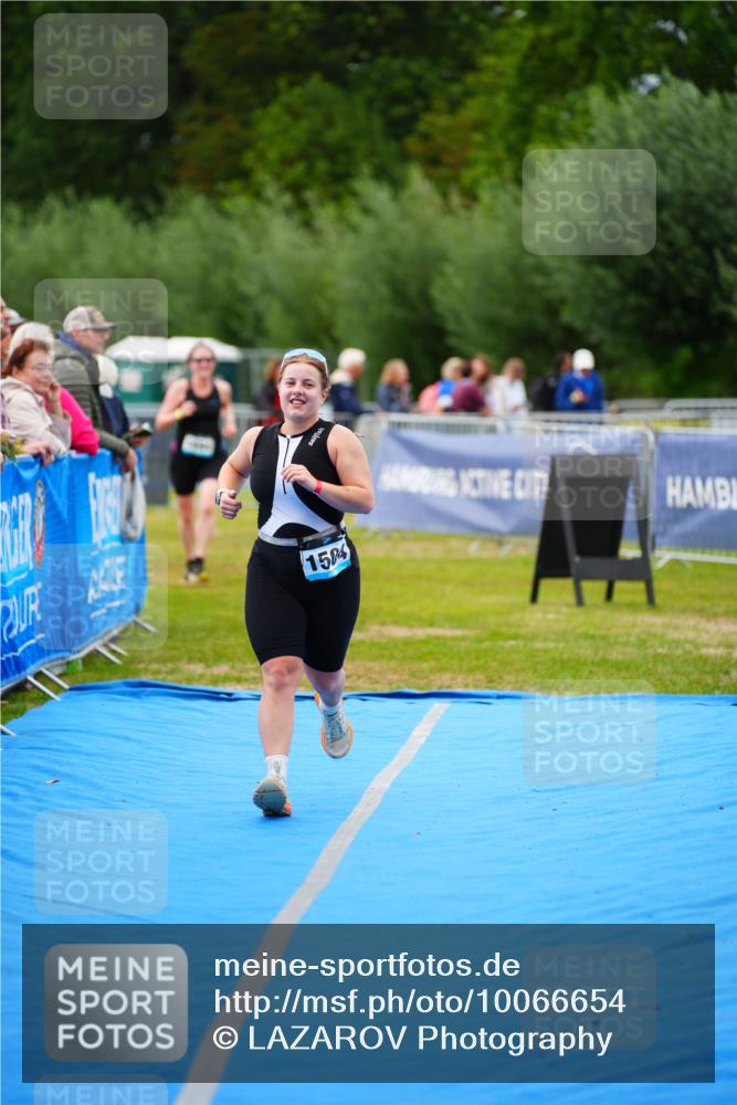 30.08.2026 - Elbe Triathlon Hamburg LAZAROV Photography http://msf.ph/oto/10066654 30.08.2026 12:19:37 Ziel 1504, 1623, 1694 meine-sportfotos.de