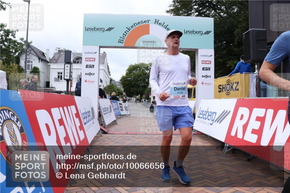 30.08.2026 - Blankeneser Heldenlauf Lena Gebhardt http://msf.ph/oto/10066656 30.08.2026 12:57:39 Ziel 4109, 4217 meine-sportfotos.de