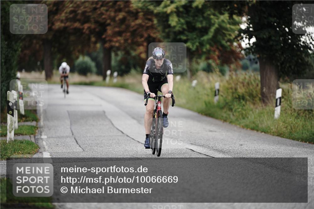 30.08.2026 - Elbe Triathlon Hamburg Michael Burmester http://msf.ph/oto/10066669 30.08.2026 09:11:53 Radfahren 261, 382 meine-sportfotos.de