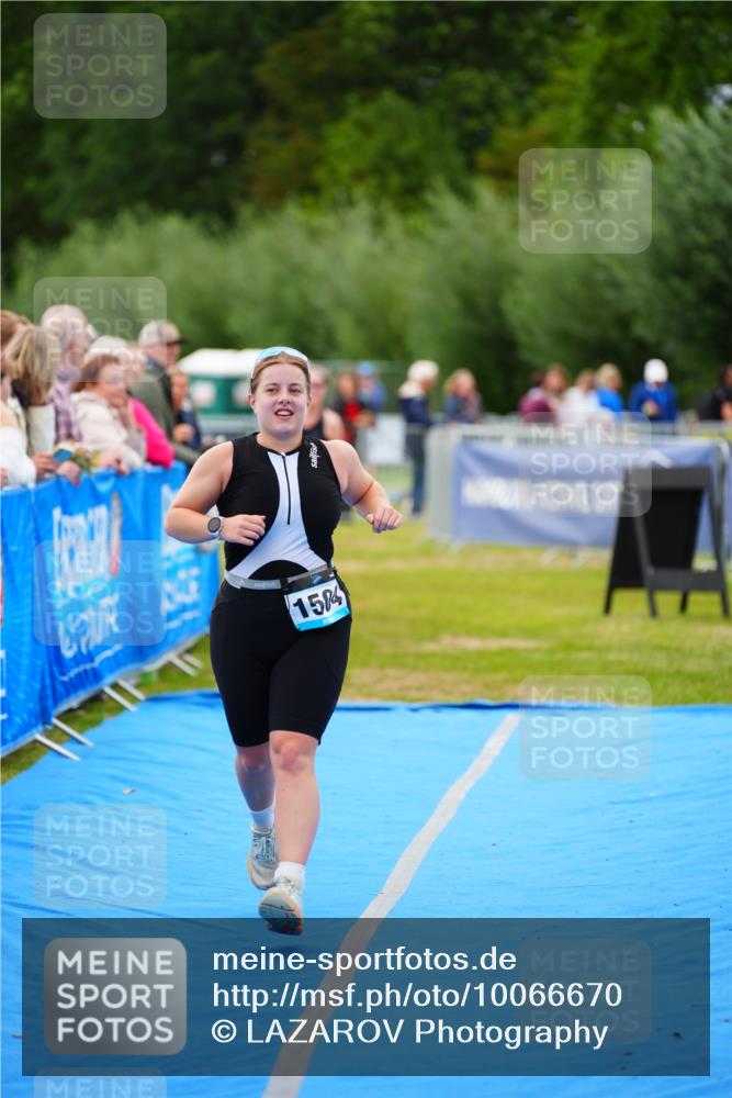 30.08.2026 - Elbe Triathlon Hamburg LAZAROV Photography http://msf.ph/oto/10066670 30.08.2026 12:19:38 Ziel 1504, 1694 meine-sportfotos.de