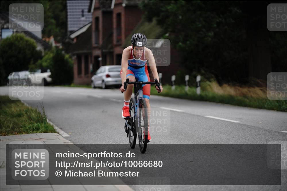 30.08.2026 - Elbe Triathlon Hamburg Michael Burmester http://msf.ph/oto/10066680 30.08.2026 15:27:15 Radfahren  meine-sportfotos.de