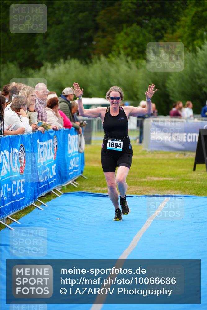 30.08.2026 - Elbe Triathlon Hamburg LAZAROV Photography http://msf.ph/oto/10066686 30.08.2026 12:19:42 Ziel 1504, 1694 meine-sportfotos.de