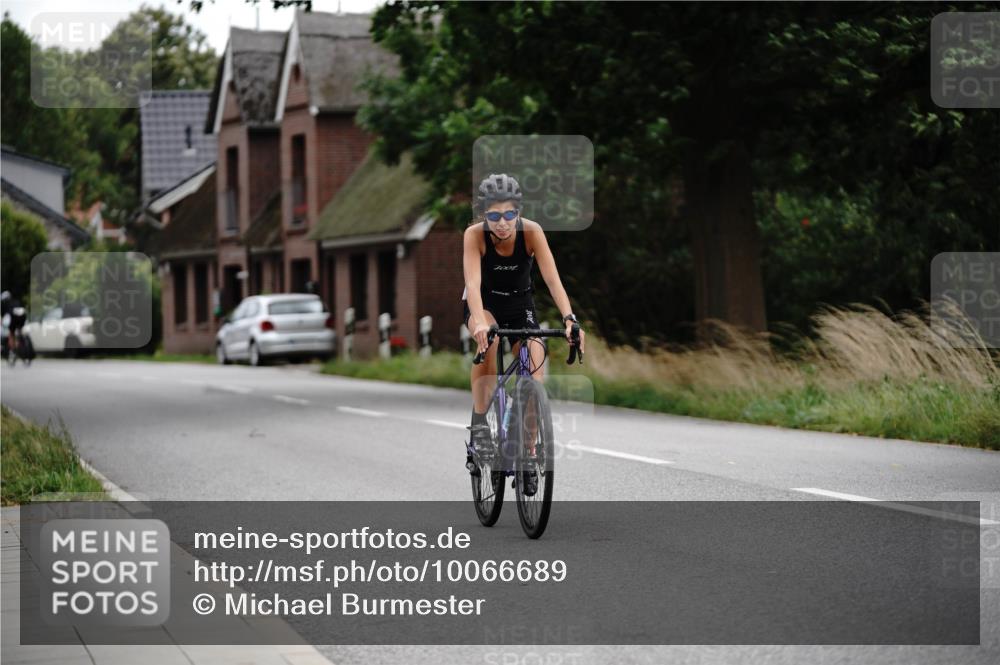 30.08.2026 - Elbe Triathlon Hamburg Michael Burmester http://msf.ph/oto/10066689 30.08.2026 15:27:32 Radfahren  meine-sportfotos.de