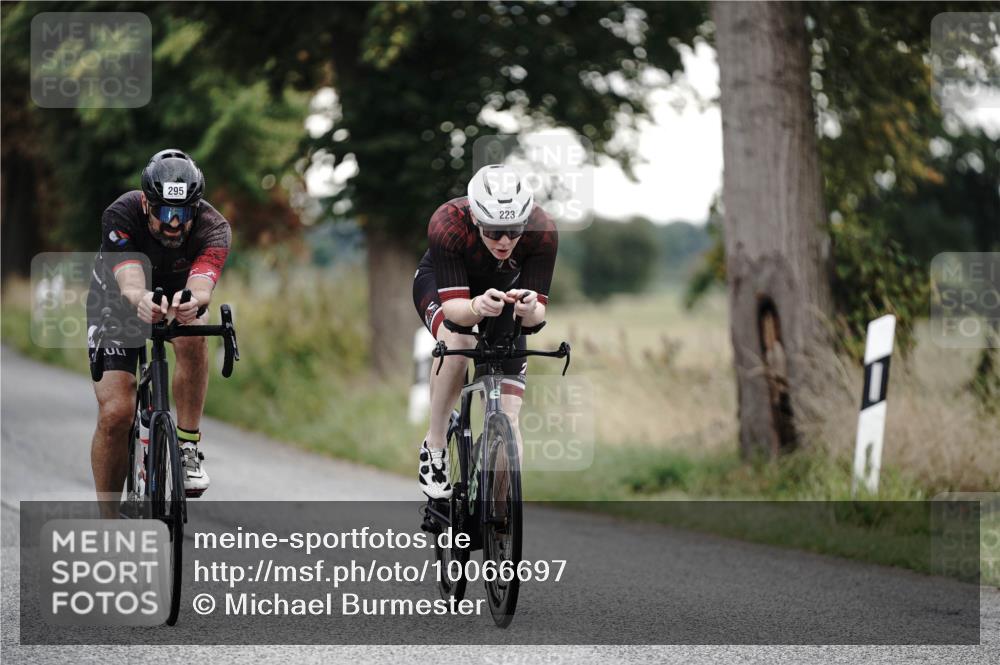 30.08.2026 - Elbe Triathlon Hamburg Michael Burmester http://msf.ph/oto/10066697 30.08.2026 09:12:14 Radfahren 210, 223, 295, 310, 314, 359, 374 meine-sportfotos.de