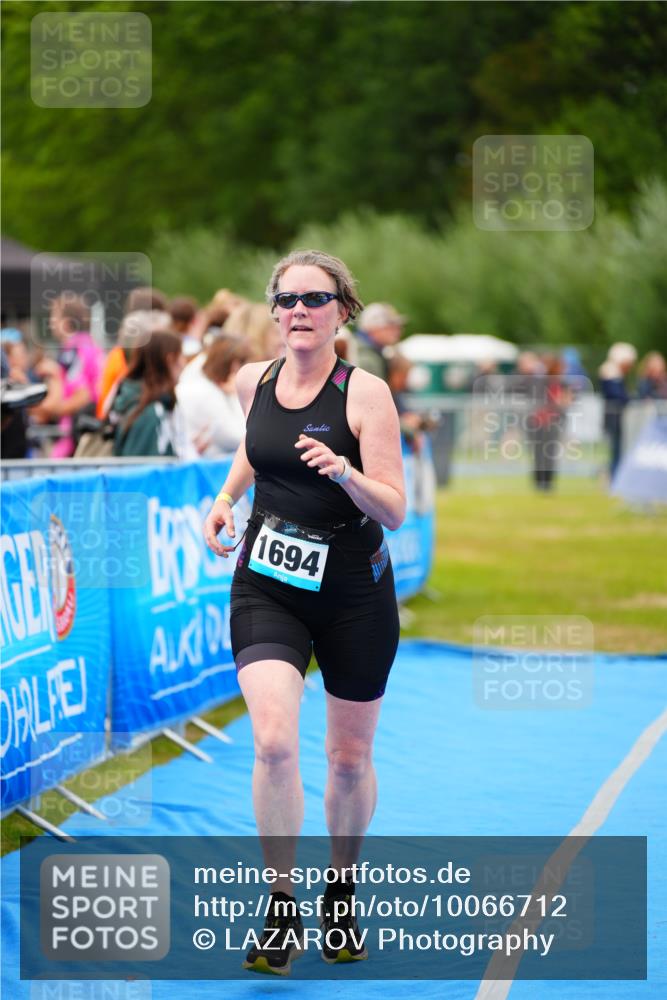 30.08.2026 - Elbe Triathlon Hamburg LAZAROV Photography http://msf.ph/oto/10066712 30.08.2026 12:19:44 Ziel 1694 meine-sportfotos.de