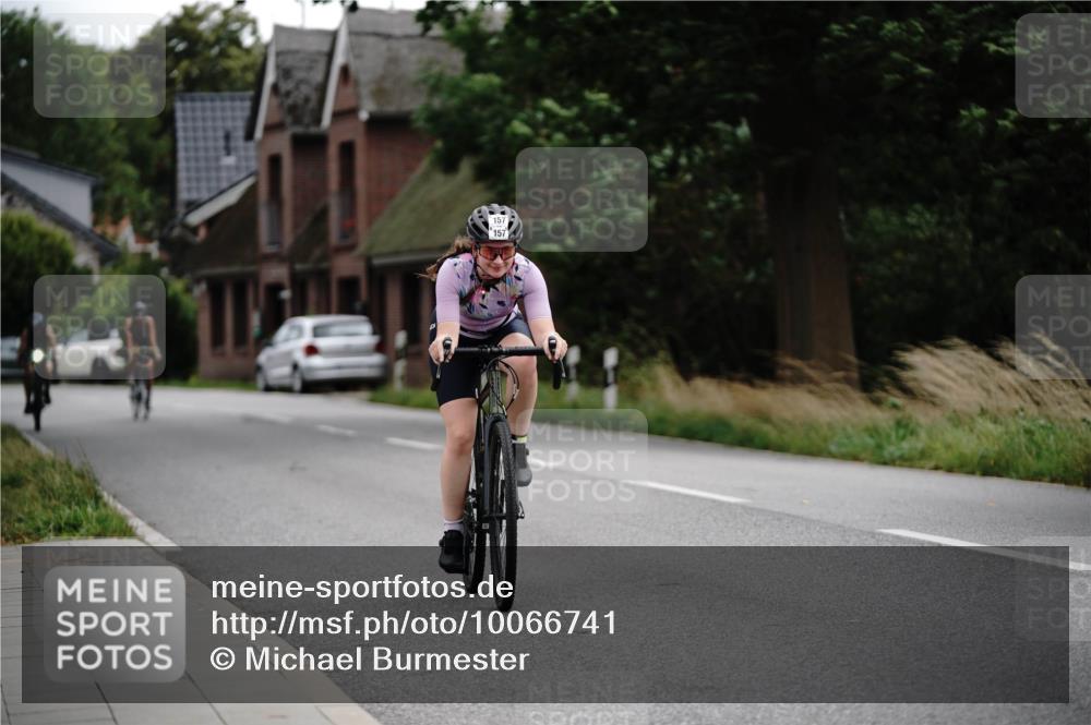 30.08.2026 - Elbe Triathlon Hamburg Michael Burmester http://msf.ph/oto/10066741 30.08.2026 15:28:26 Radfahren  meine-sportfotos.de