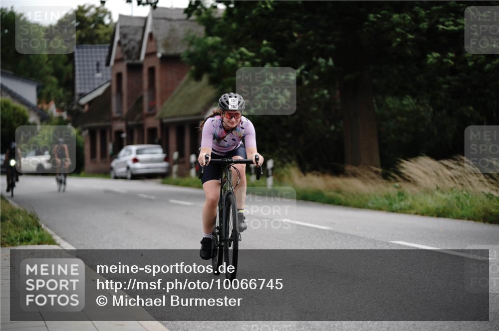 30.08.2026 - Elbe Triathlon Hamburg Michael Burmester http://msf.ph/oto/10066745 30.08.2026 15:28:26 Radfahren  meine-sportfotos.de