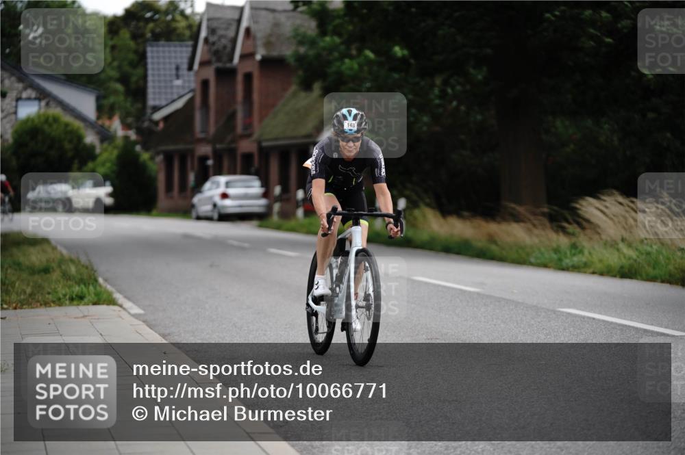 30.08.2026 - Elbe Triathlon Hamburg Michael Burmester http://msf.ph/oto/10066771 30.08.2026 15:28:38 Radfahren  meine-sportfotos.de